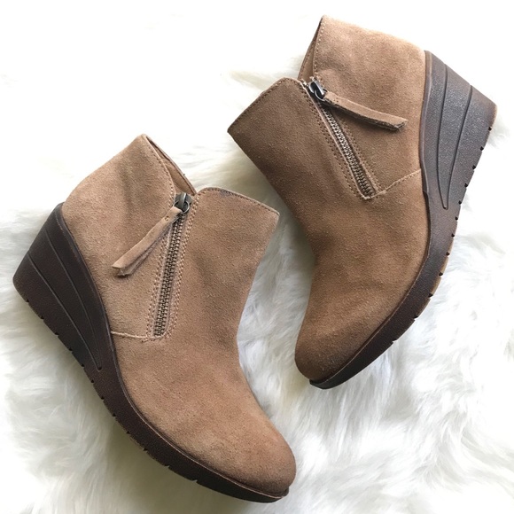 Sfft Salem Tan Suede Wedge Booties Euc 